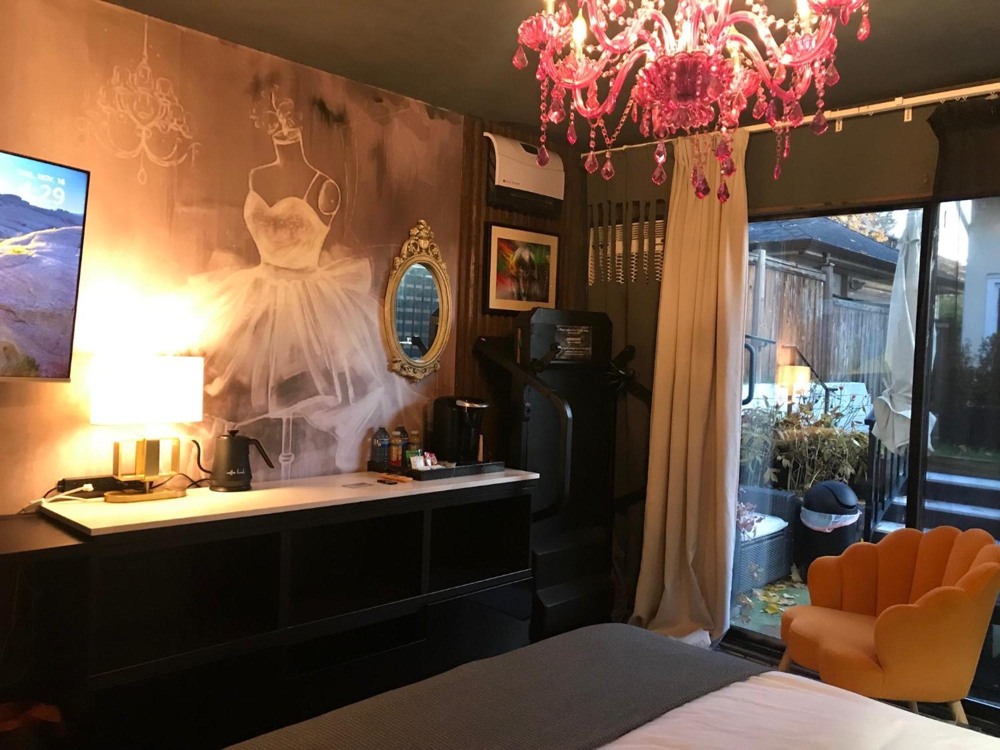 Style Basement Apartment Vancouver Bagian luar foto